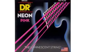 Opakowanie strun do gitary basowej DR Neon Pink. Ile strun ma gitara basowa? Ten zestaw zawiera 4 struny.