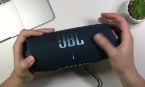 Jaka ładowarka do JBL Charge 5? Unikaj złych wyborów i oszczędzaj czas
