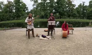 Muzyka z filmu Czarne chmury – odkryj niesamowite utwory i kompozytora