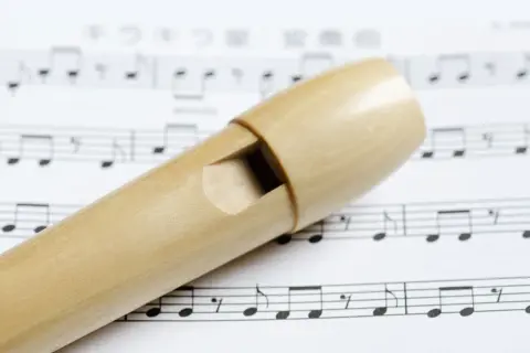 Jak zagrać Gis na flecie - proste kroki dla początkujących muzyków