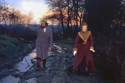 Muzyka z filmu Noce i dnie: Emocjonalne utwory, które zachwycają
