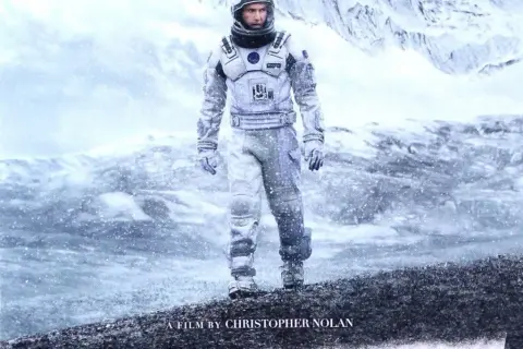 Muzyka z filmu Interstellar: Emocjonalna podróż przez dźwięki Hansa Zimmera
