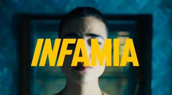 Muzyka z filmu Infamia: Odkryj emocje i kompozytorów soundtracku