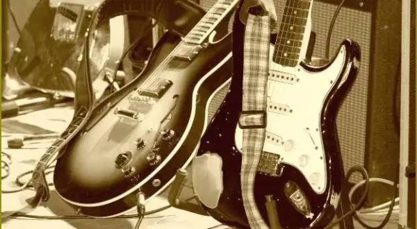 Jak podłączyć gitarę elektryczną do wzmacniacza bez problemów