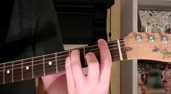 Jak zagrać F dur na gitarze - proste sposoby i najczęstsze błędy