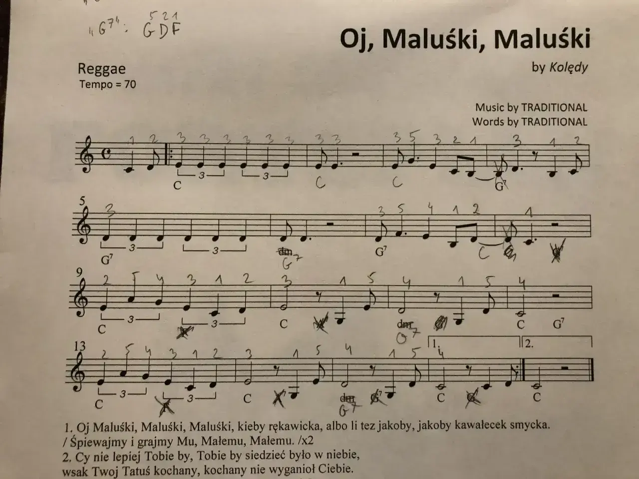 Mario, czy ty wiesz nuty? To zapis nutowy piosenki "Oj, Maluśki, Maluśki" w rytmie reggae.